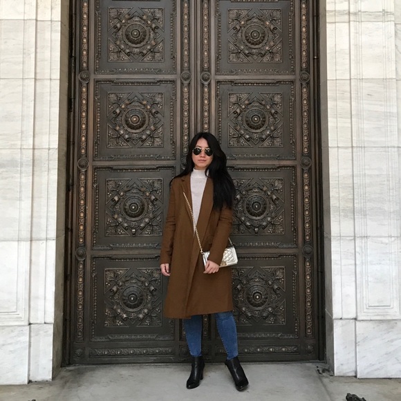 Meet your Posher, Kristine - Picture 1 of 1